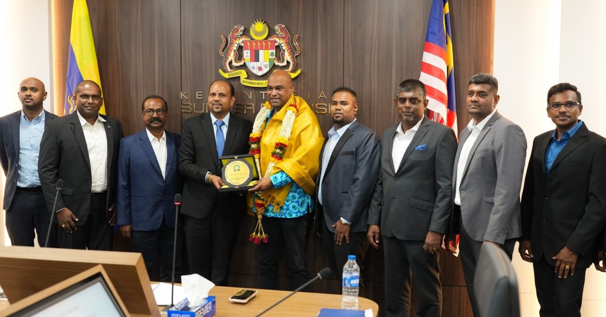 Ramanan meets representatives of the Malaysian Indian Contractors Association