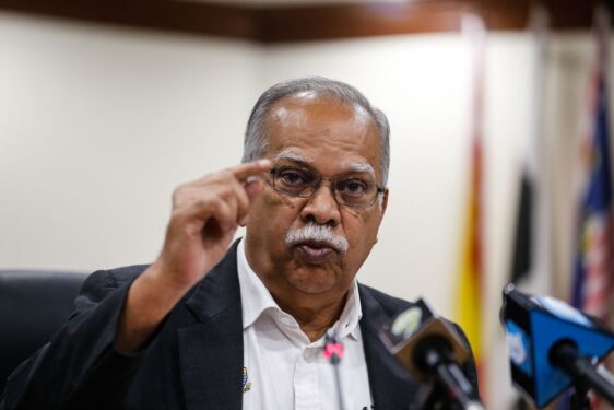 Ramasamy: “PAS-BERSATU split strengths PH’s grip on power”